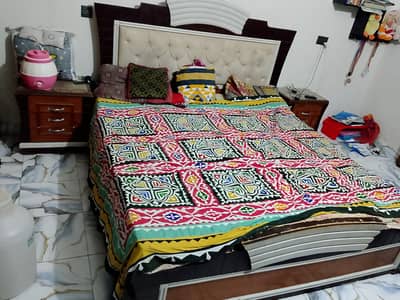 Bed, mattress and dressing table