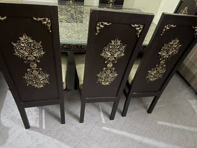 Dining Table with 6 Chairs!