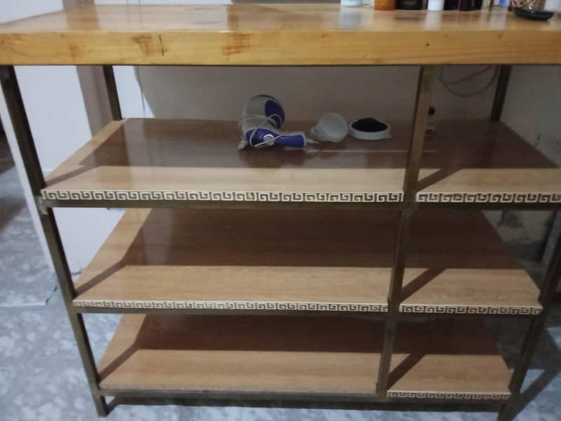racks/table 0