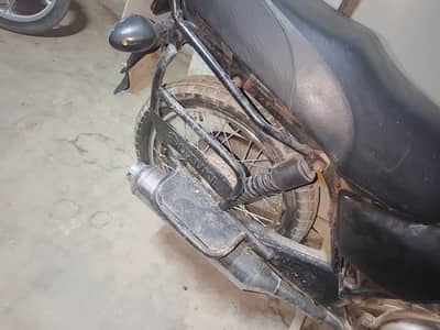 Suzuki GS 150 2017