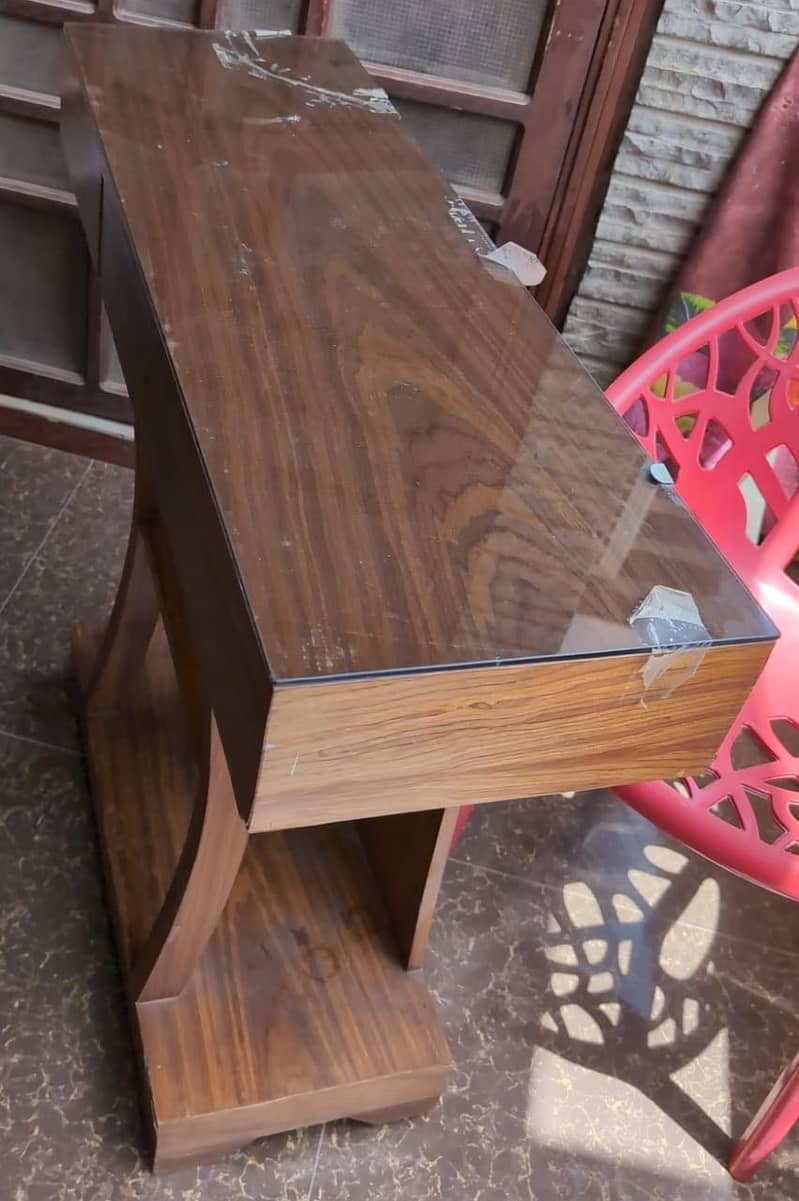 Dressing table with mirror 3
