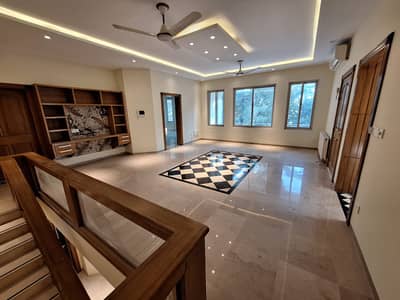 Brand New 5 Bed House With Green Lawn For Rent In F-11 For Rent
