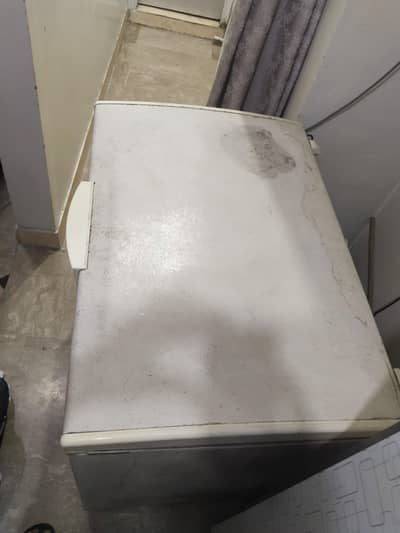 Waves deep freezer