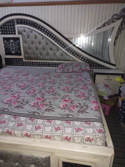 Bed set / Luxury bed / Wooden bed / King size bed