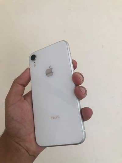 iPhone XR 10/10 condition waterpack