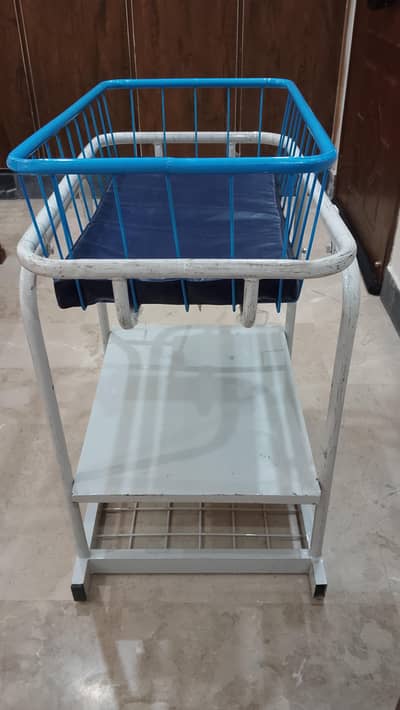 baby cot