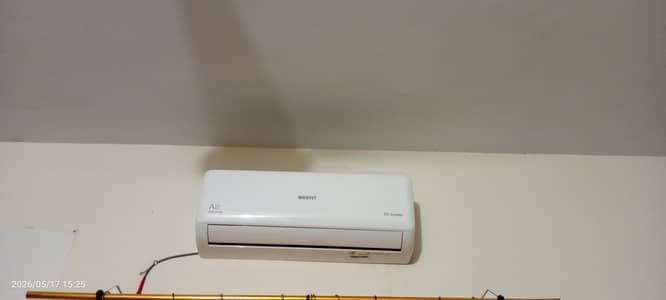 Orient split AC