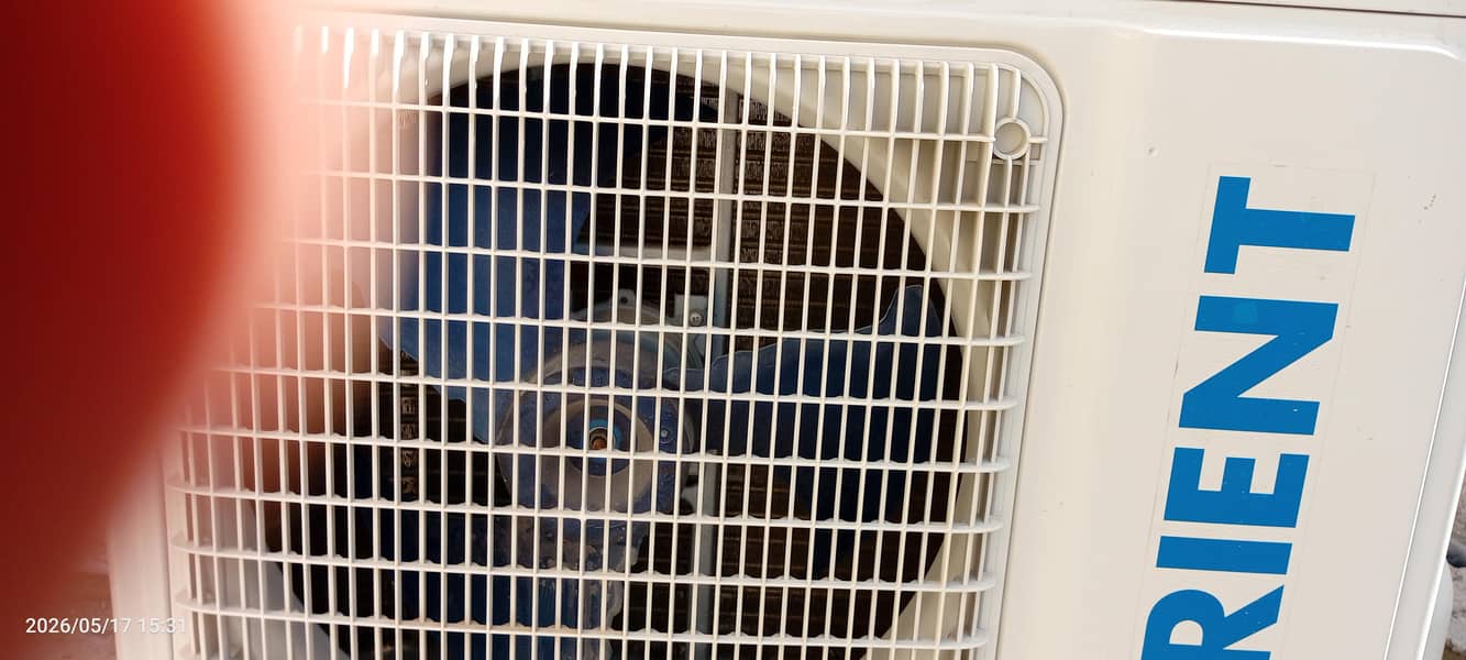 Orient split AC 3