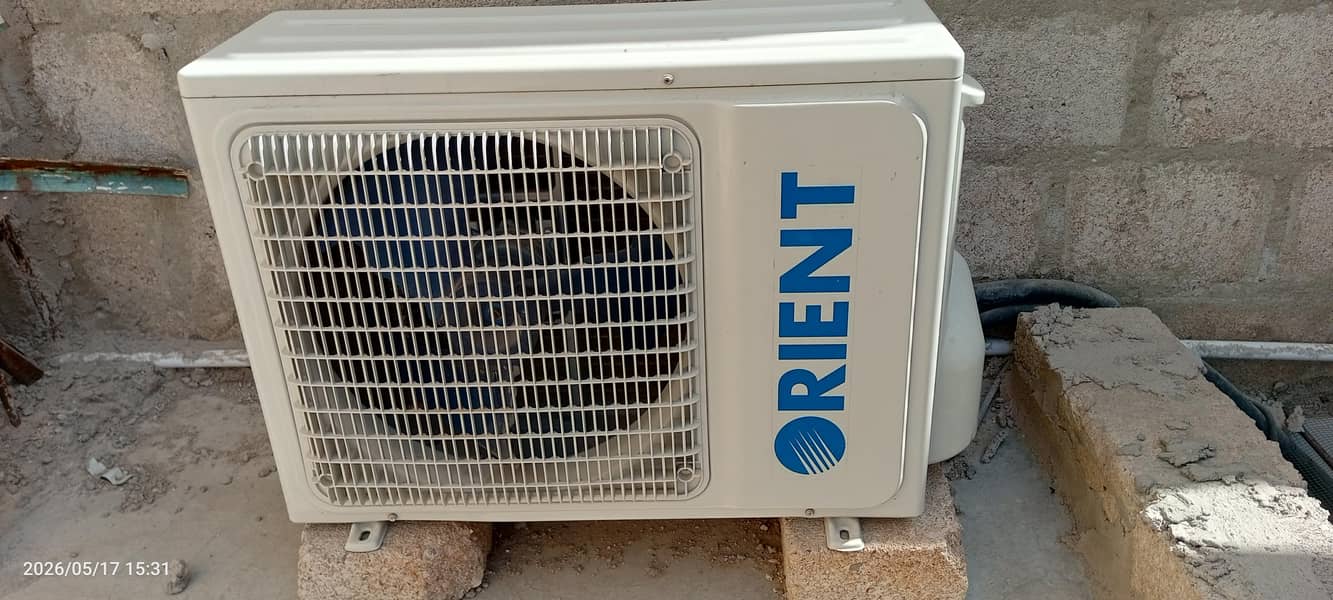 Orient split AC 4