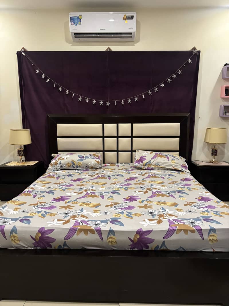 Bed set with two sofas 3