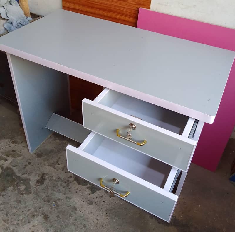 study table 0