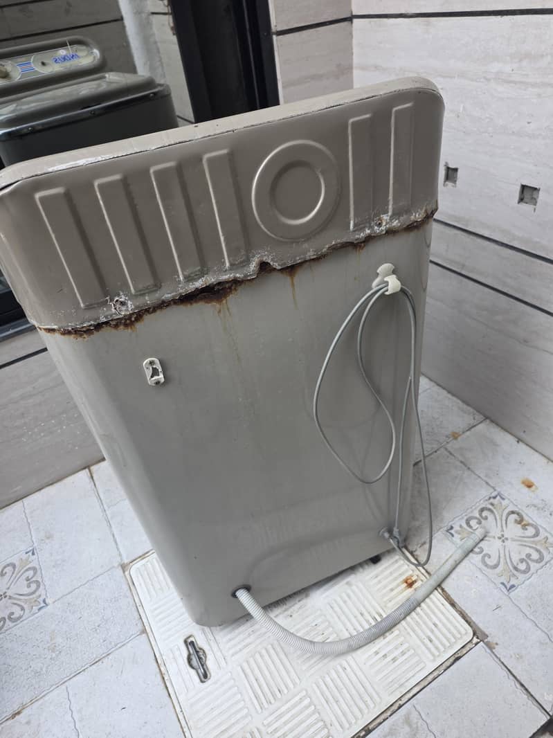 Indus Washing Machine 7