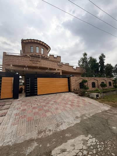 60x90 Beautiful Owner Built House for Sale D-18 Block A