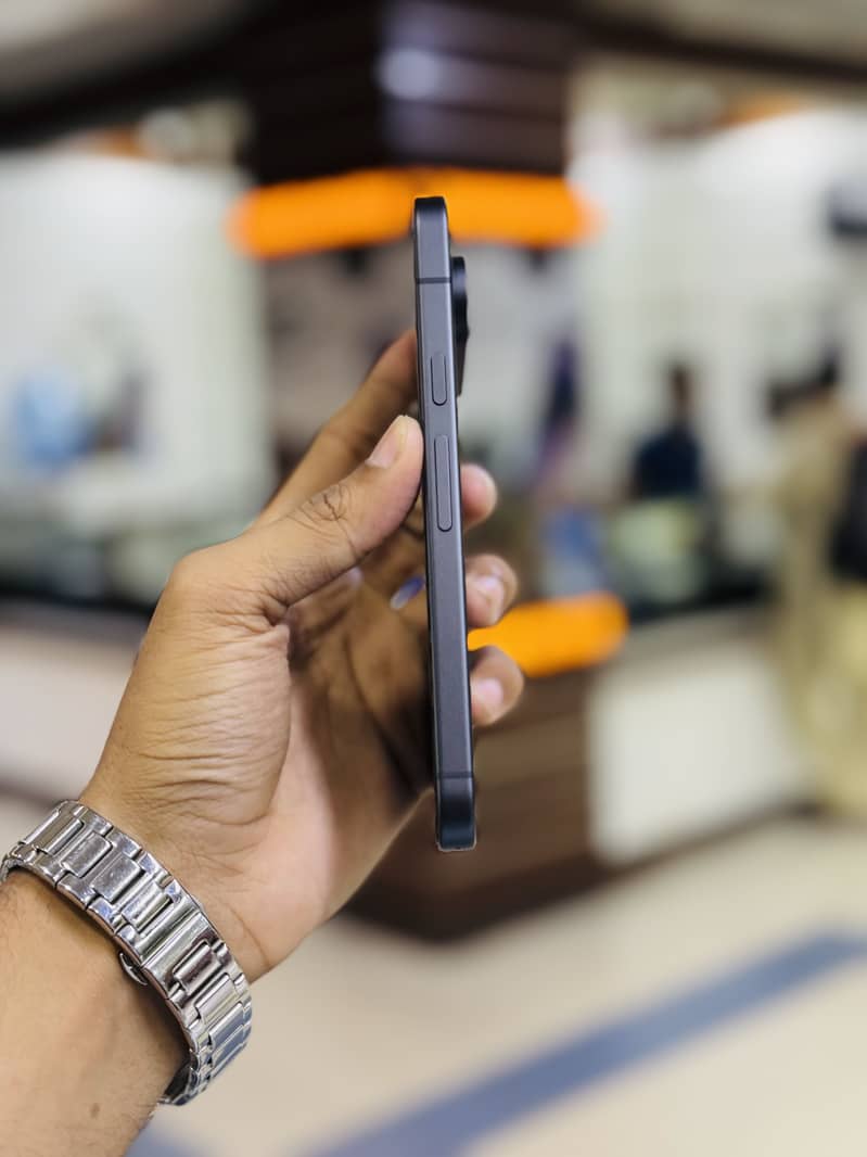 Google Pixel 9 4