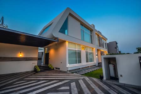 DHA PHASE 4 1KANAL UPPER PORTION SPRATE ENTRANCE FOR RENT