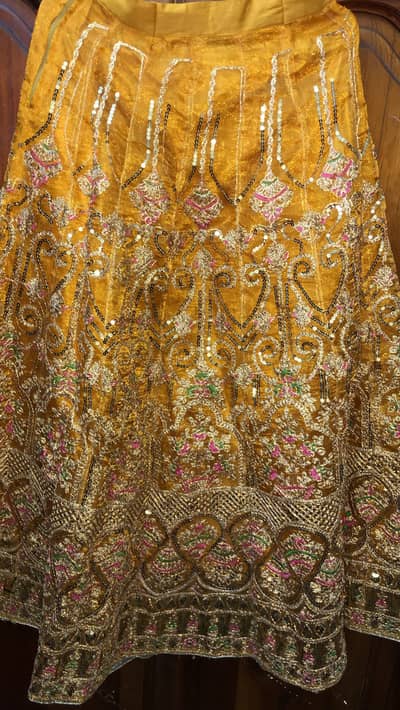 LEHNGA | mehndi lehnga