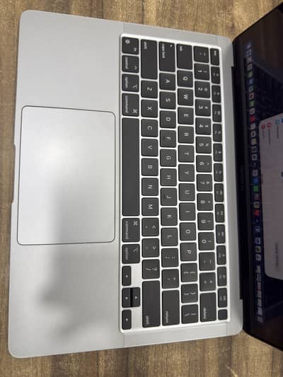 Macbook M1 Air, 8-256GB, 10/10 Condition