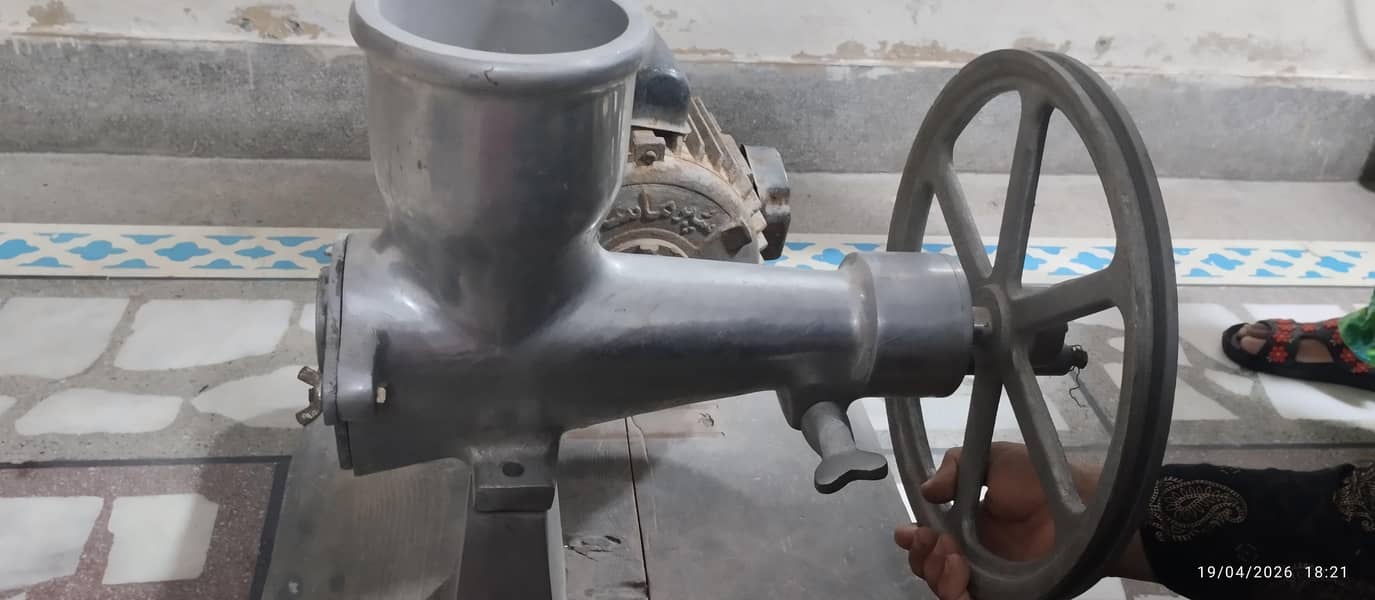 juicer machine in good condition 0