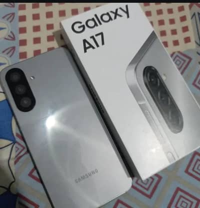 samsung 17  8gb/256gb