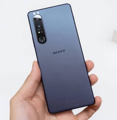 Sony Xperia I mark 3 . . 12/256