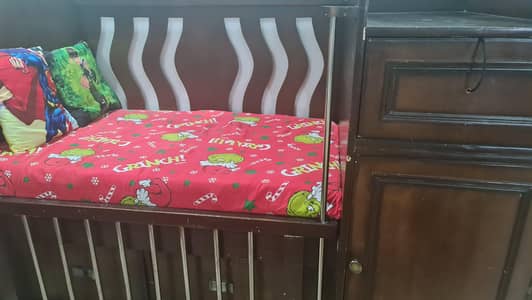 baby cot