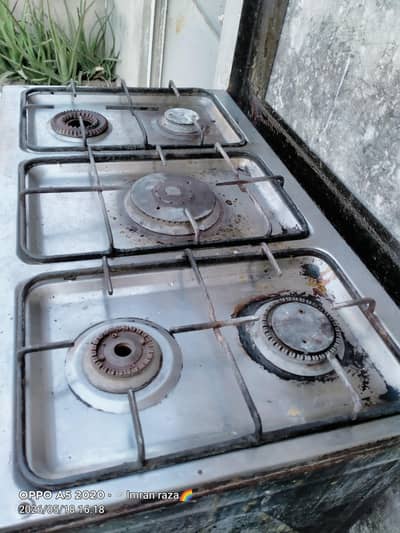 corona in working good  5 burner stove