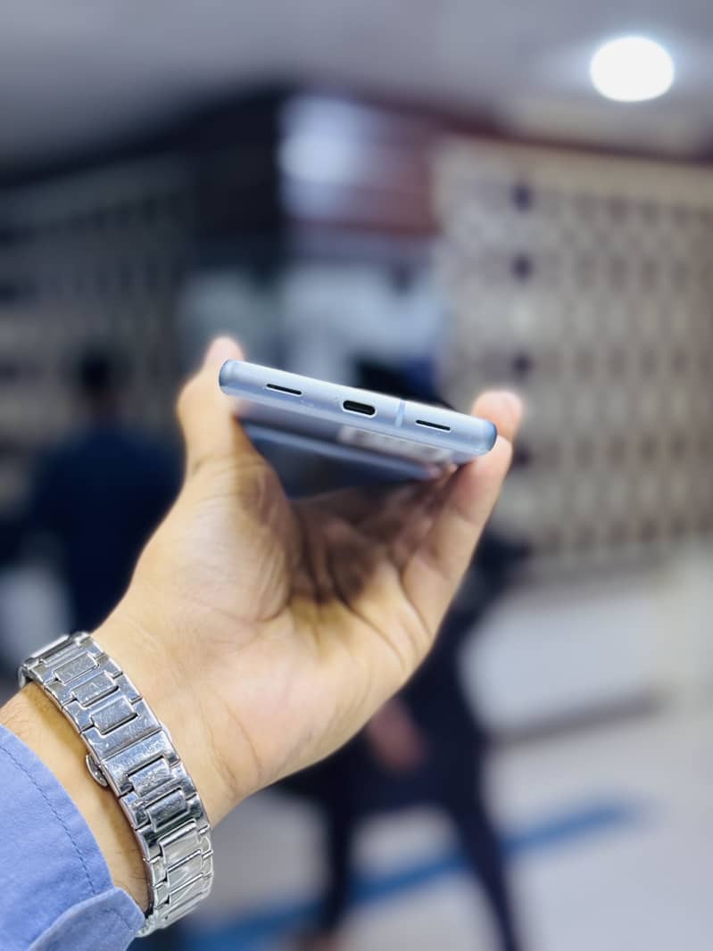 Google Pixel 7A 5