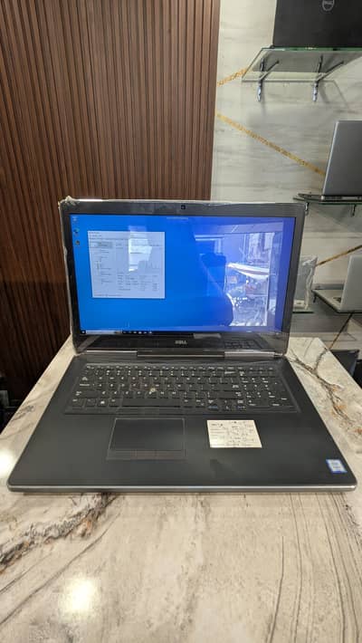 Dell Precision 7720 i7-6920HQ 8GB 17" Workstation | 80K
