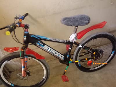 tthis 6 month old  and to bicycle of the second  second hand