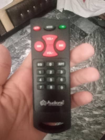 Bilkul saaf condition ha new hain jaisy usb aux bluetooth 03199590409