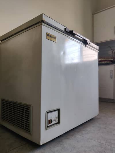Deep freezer