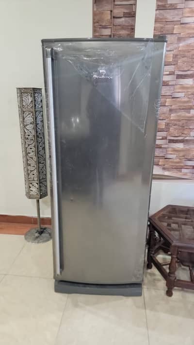 dawlance vertical freezer