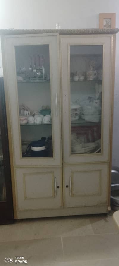 Wooden showcase/divarder