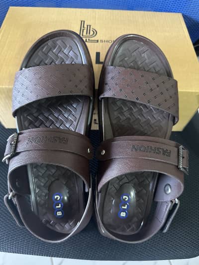 مردانہ سوفٹی سینڈل size 8 (41)