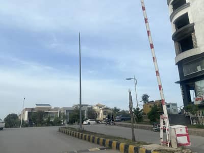M block 5 marla plot no 431 Builders location top solid land plot for sale call for deal