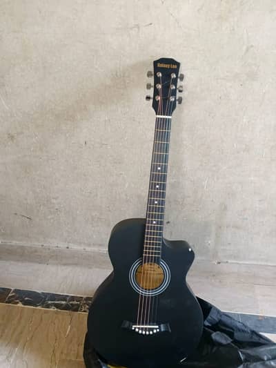 Guitar only one week used