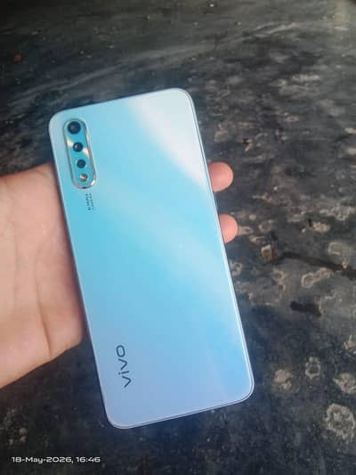 vivo S1 4GB 128GB.  Good Condition.  Box. Good selfie.