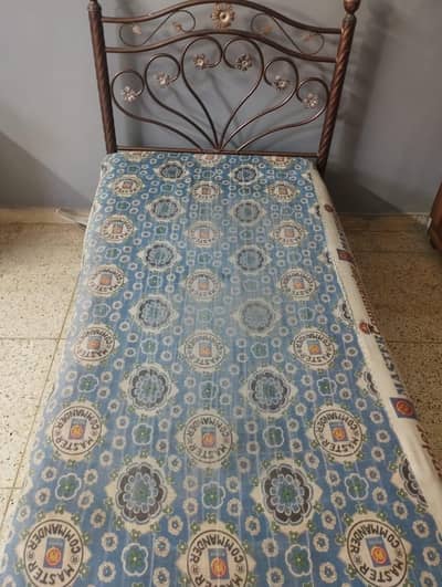 Single bed for Sale