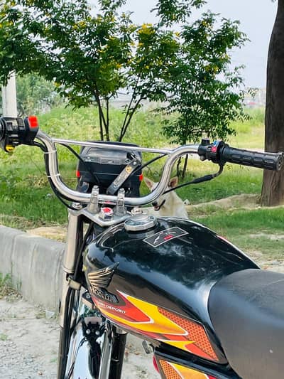 bike for sale genuine Saman nhi ha iska Baki Jo pic ma ha yahi ha