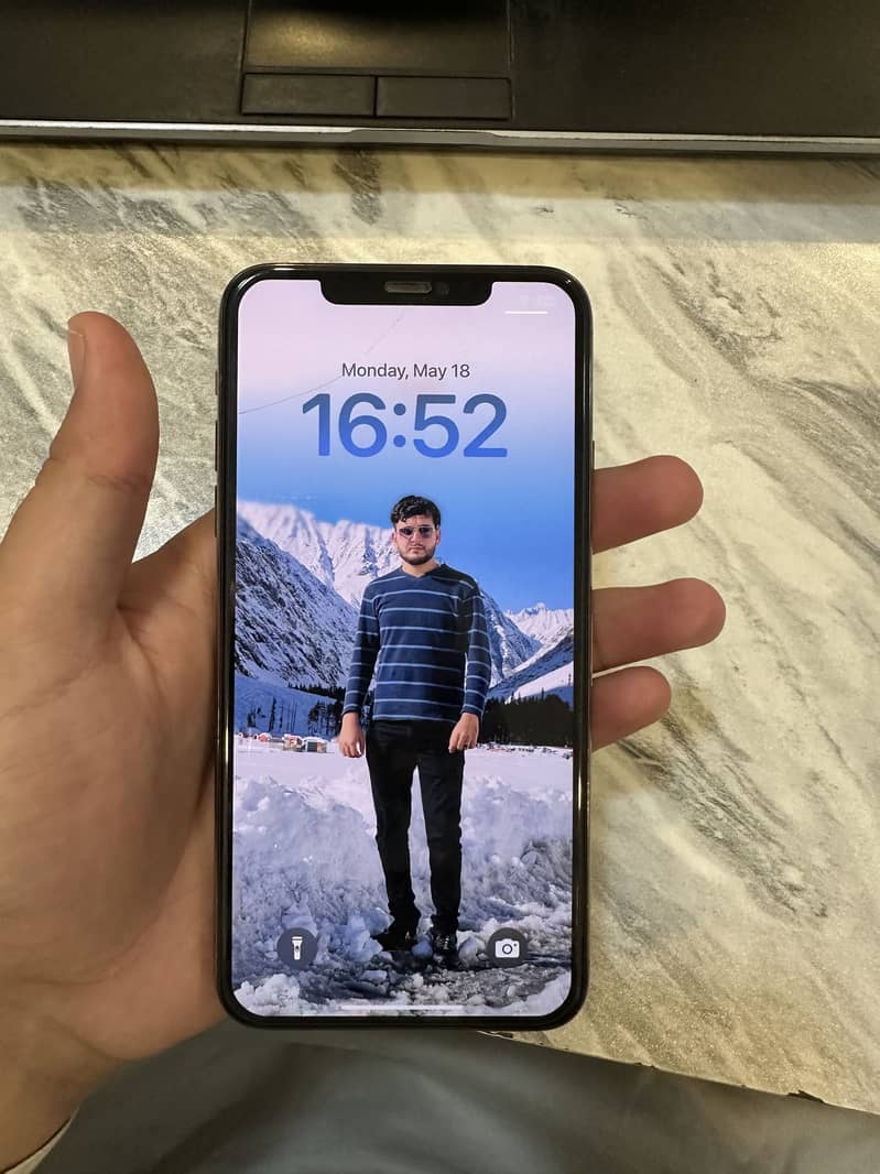 iPhone 11 Pro Max 1