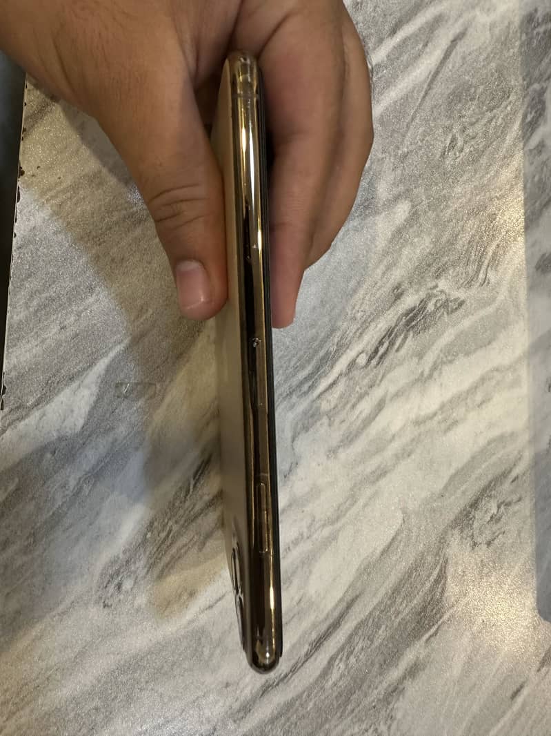 iPhone 11 Pro Max 5