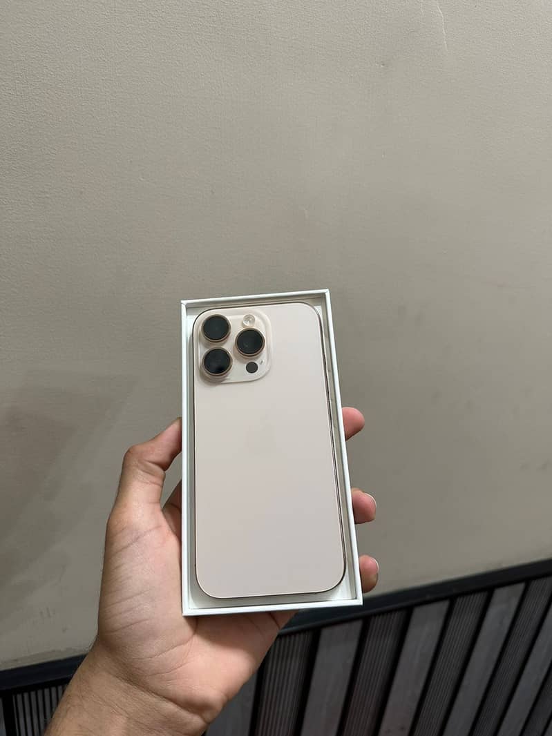 Iphone 16 pro 0