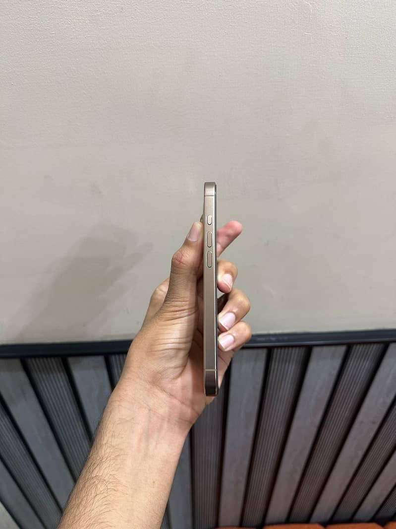 Iphone 16 pro 5