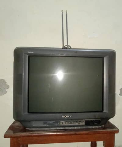 Sony Trinitron 21" CRT TV with Original Antenna-Vintage / Retro Gaming