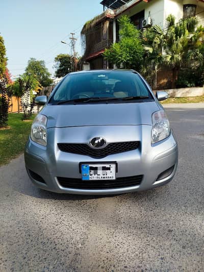 Toyota vitz F 1.0