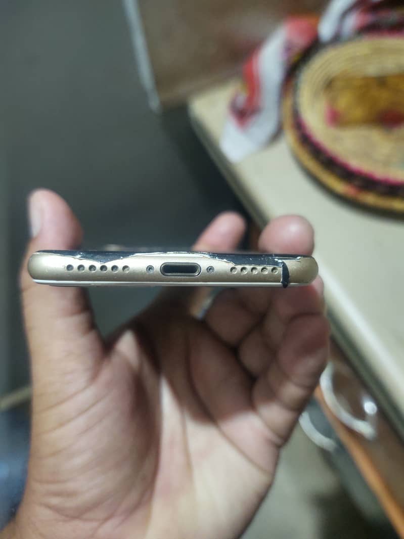Apple iPhone 7 2