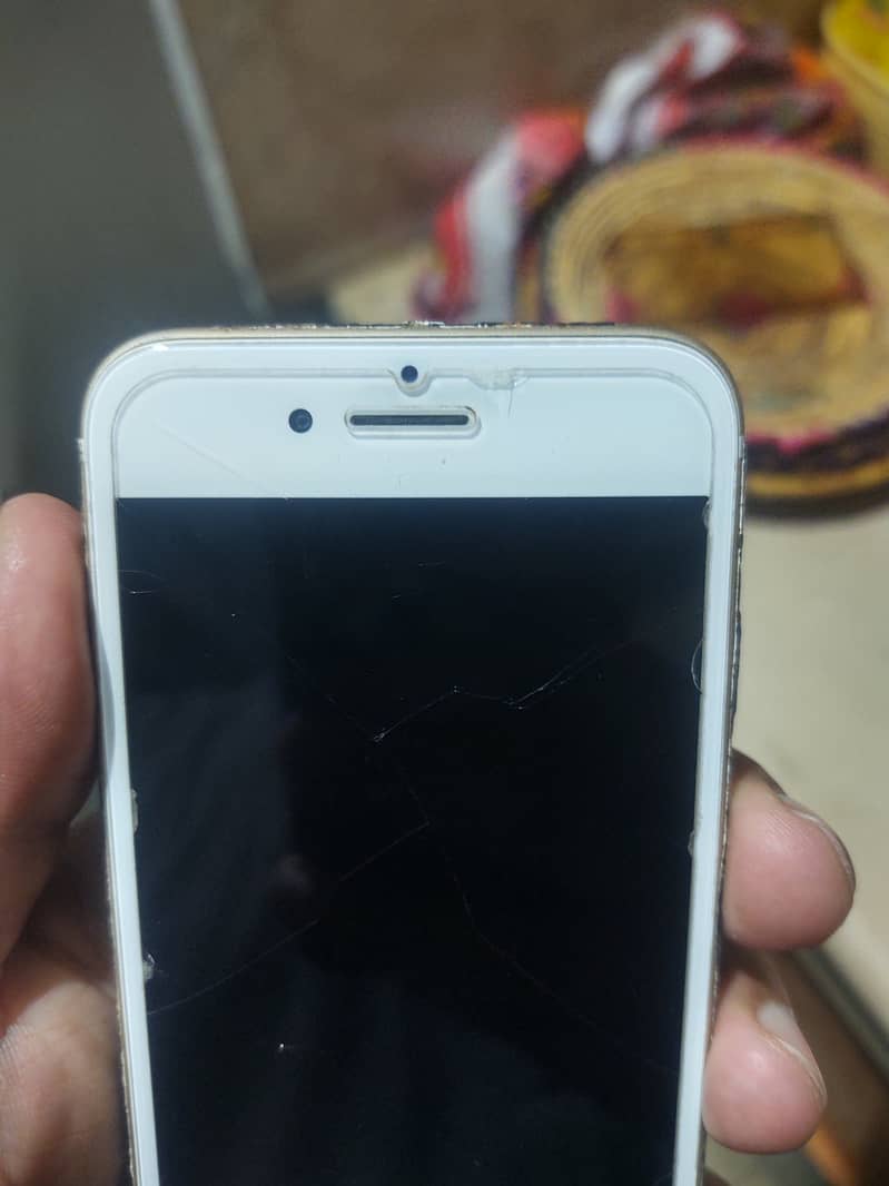 Apple iPhone 7 3