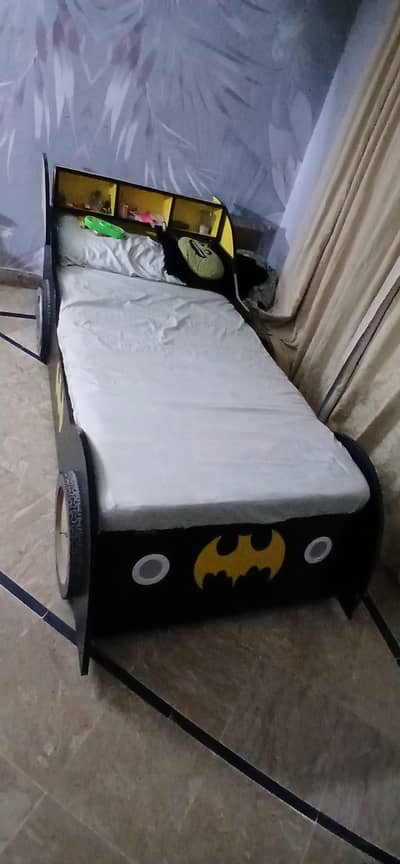 kids bed just new 2 year use but new with metres