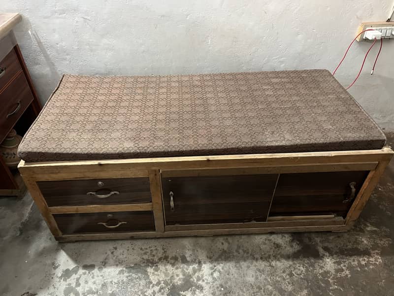 Bench 0