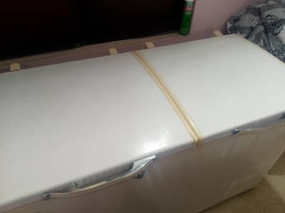 waves triplet refrigerator in excellent condition, just like new